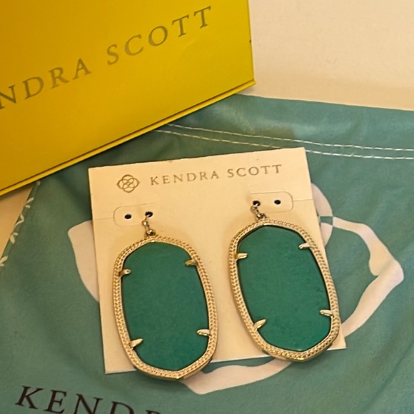 Kendra Scott Jewelry - Kendra Scott Danielle Statement Earrings